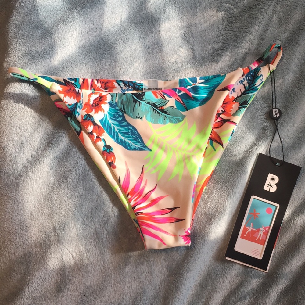 Blackbough minimal bottoms in paraiso